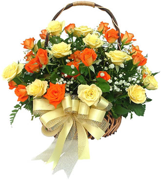 Корзинка с оранжевыми и кремовыми розами с доставкой в Краснодаре