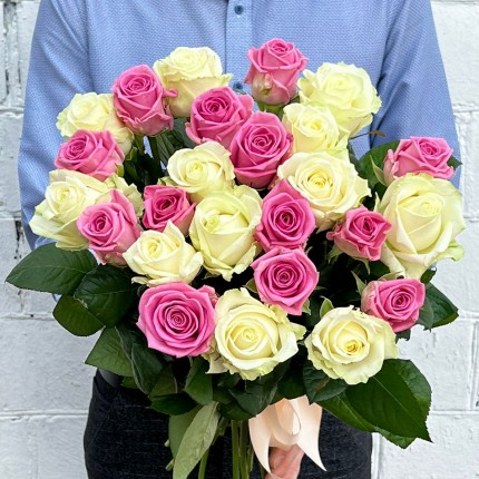 Букет из белых и розовых роз - купить с доставкой в Краснодаре