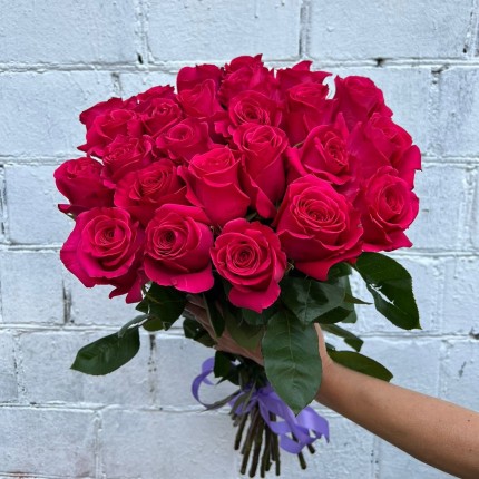 Букет из розовых роз с доставкой  в Краснодаре